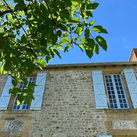 Hébergement de vacances Le Vieux Château De Martin-lars