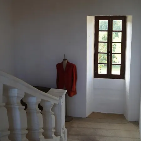 Le Vieux Château De Martin-lars Hébergement de vacances Saint-Martin-Lars-en-Sainte-Hermine