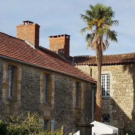 Le Vieux Château De Martin-lars
